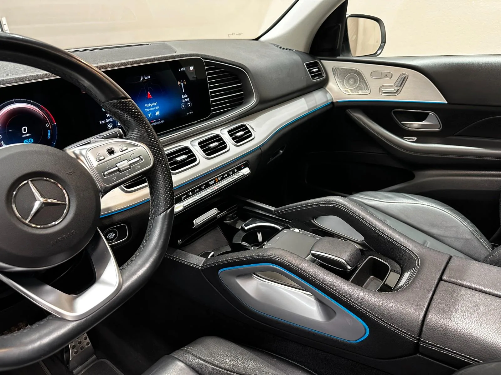 2022 Mercedes-Benz GLE 350 de 4MATIC, AMG Line, Night package, 10/27