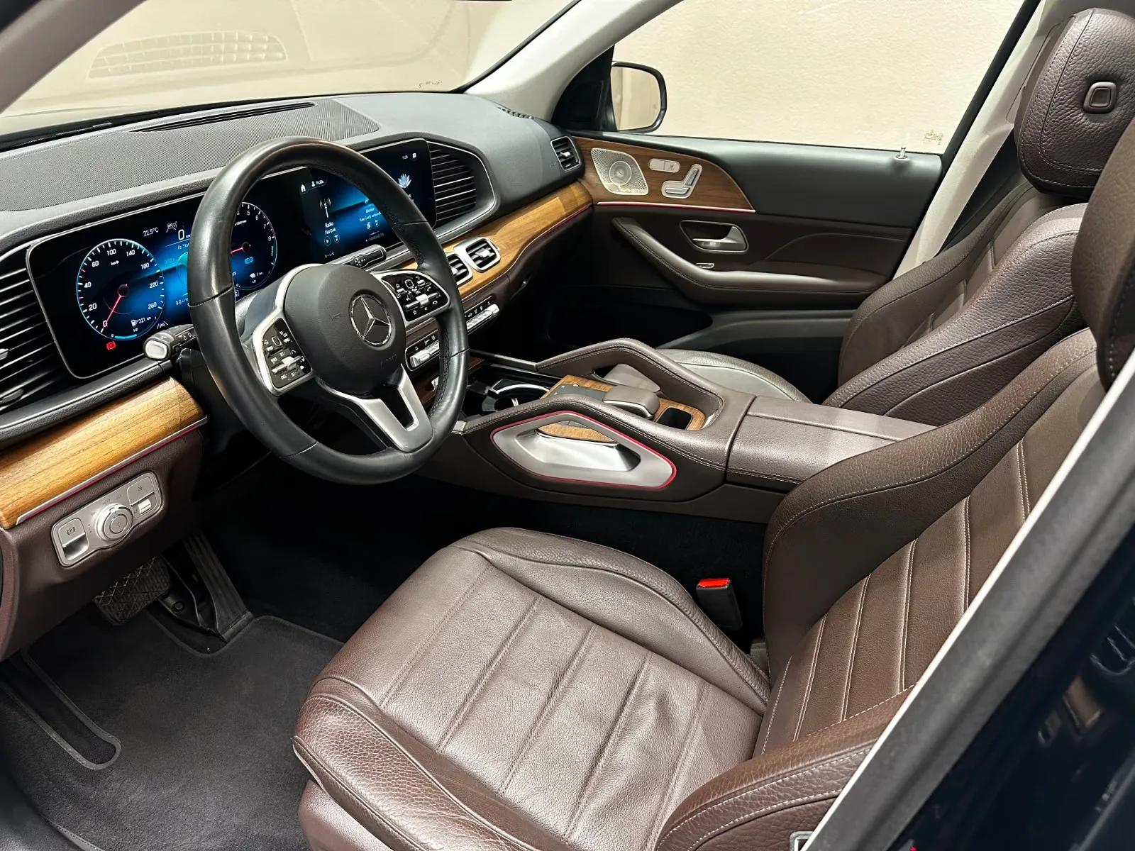 2022 Mercedes-Benz GLE 350 e 4MATIC, AMG Line, 8/27