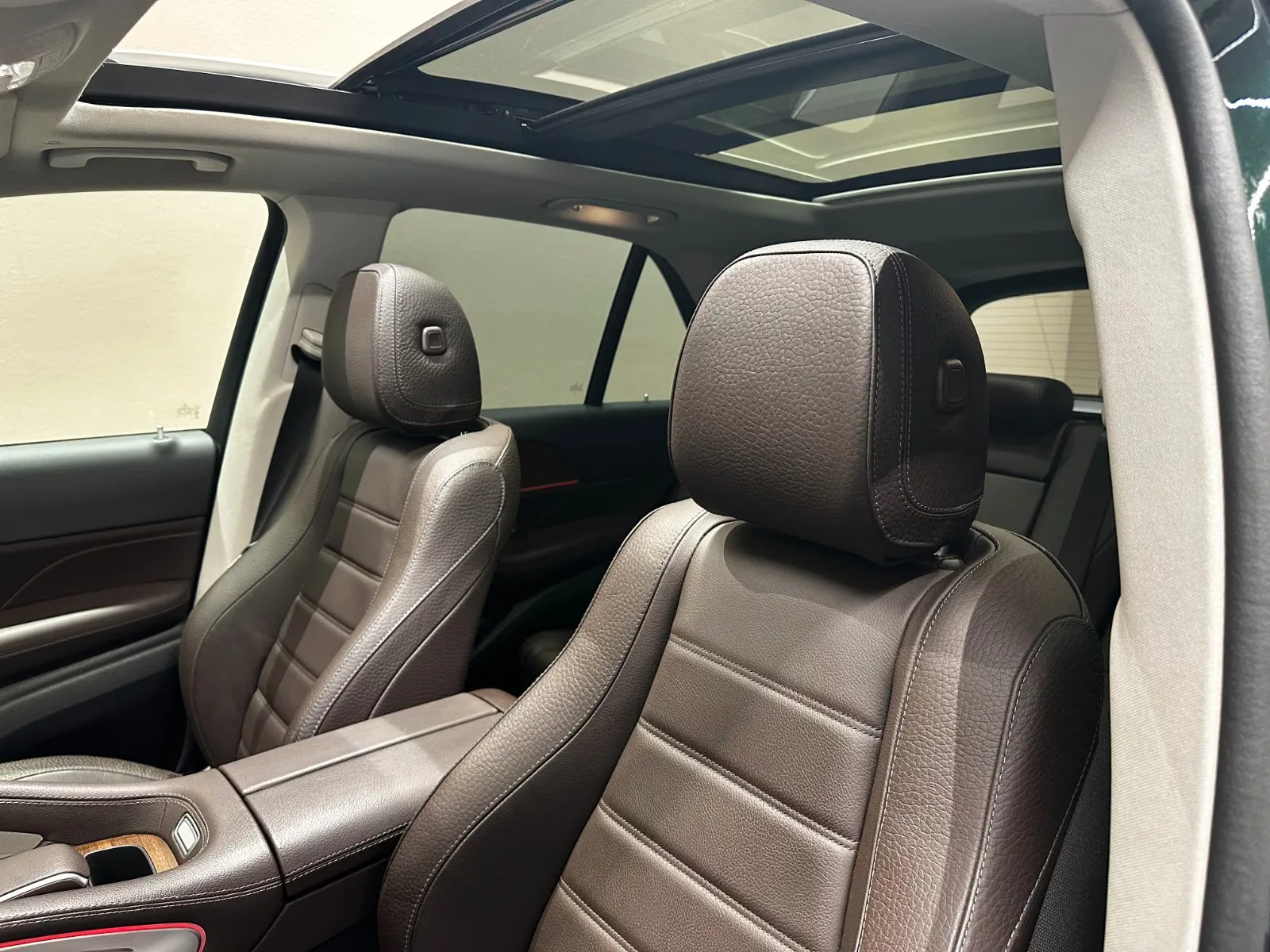 2022 Mercedes-Benz GLE 350 e 4MATIC, AMG Line, 9/27
