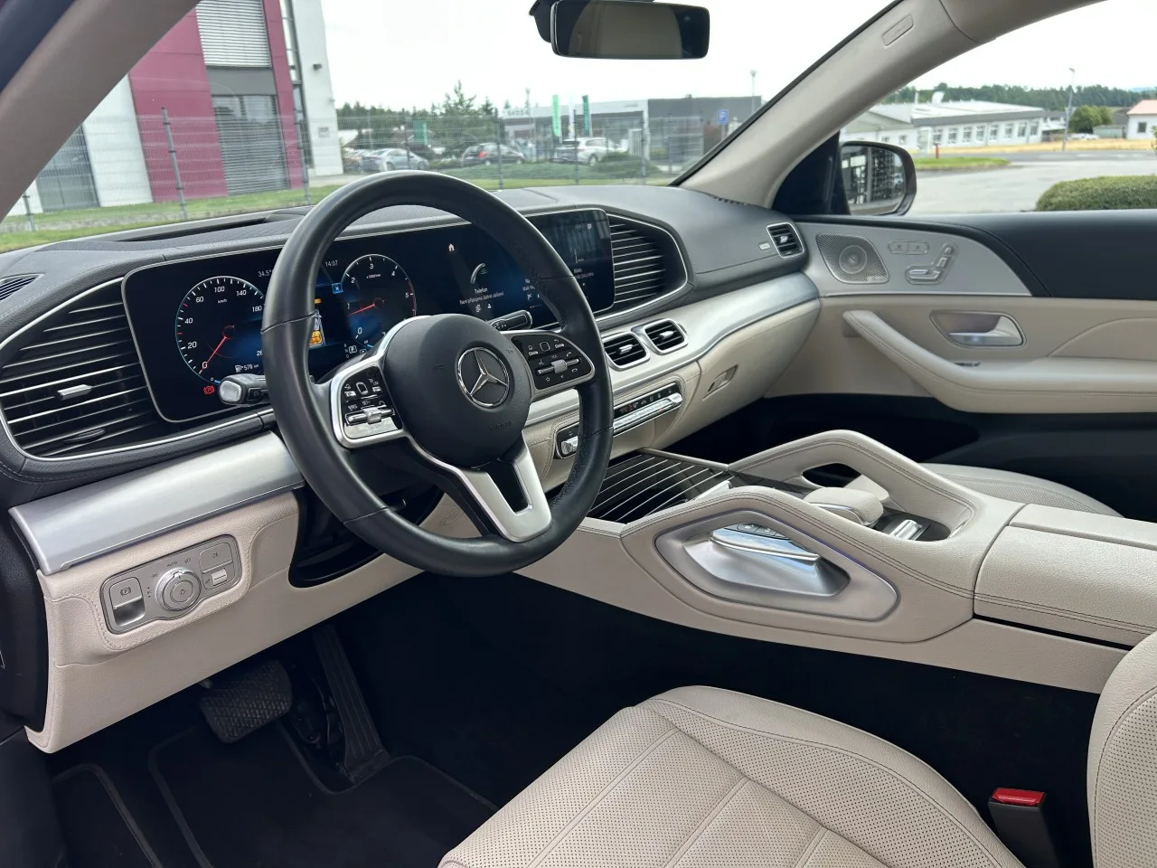 2022 Mercedes-Benz GLE 400 d 4MATIC, Coupé, AMG Line offered by a specialist dealer in Písek, Czechia, photo 12 of 36