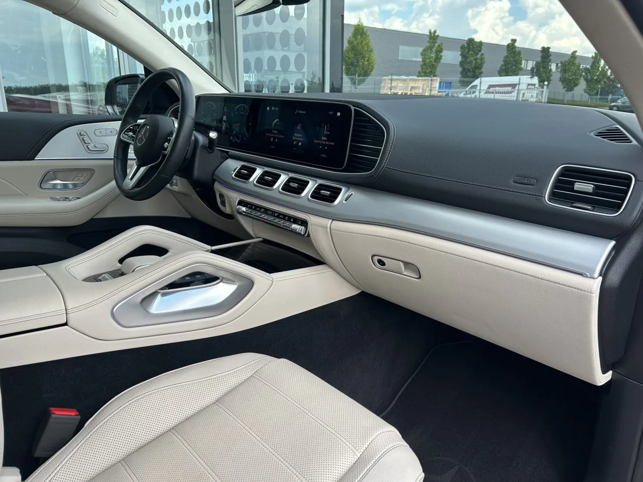 2022 Mercedes-Benz GLE 400 d 4MATIC, Coupé, AMG Line offered by a specialist dealer in Písek, Czechia, photo 13 of 36