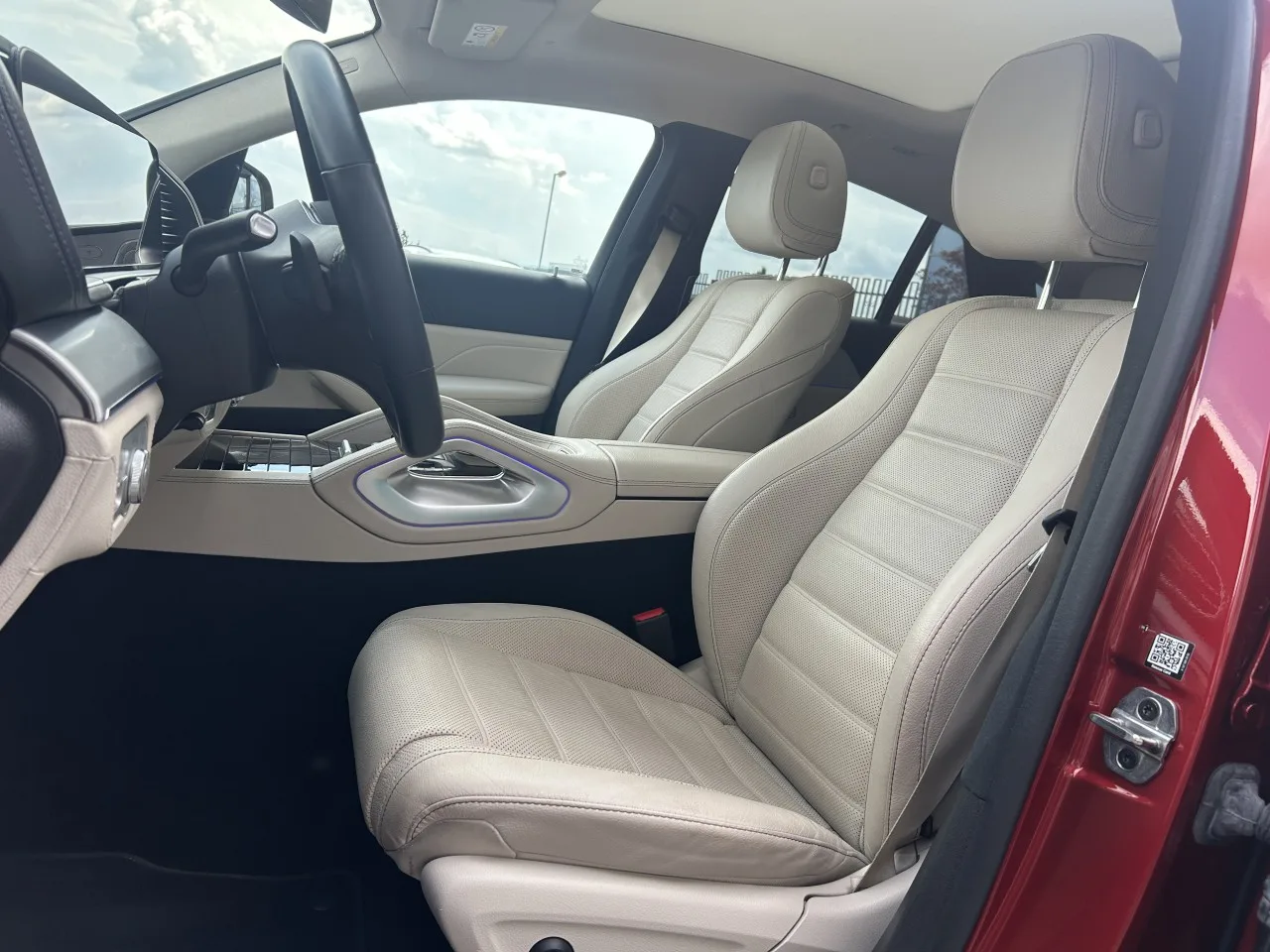 2022 Mercedes-Benz GLE 400 d 4MATIC, Coupé, AMG Line offered by a specialist dealer in Písek, Czechia, photo 16 of 36