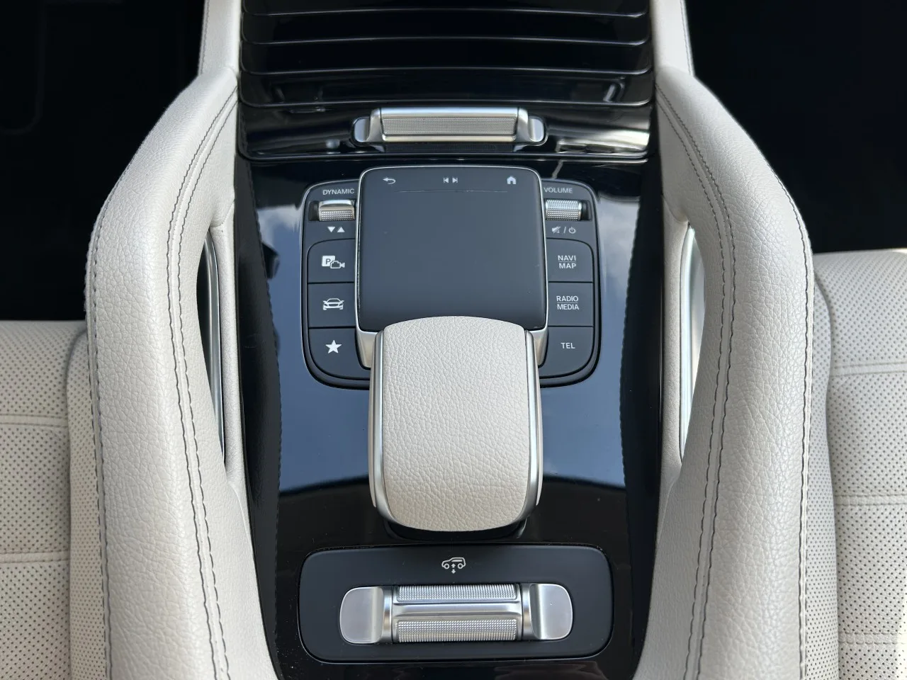 2022 Mercedes-Benz GLE 400 d 4MATIC, Coupé, AMG Line offered by a specialist dealer in Písek, Czechia, photo 24 of 36