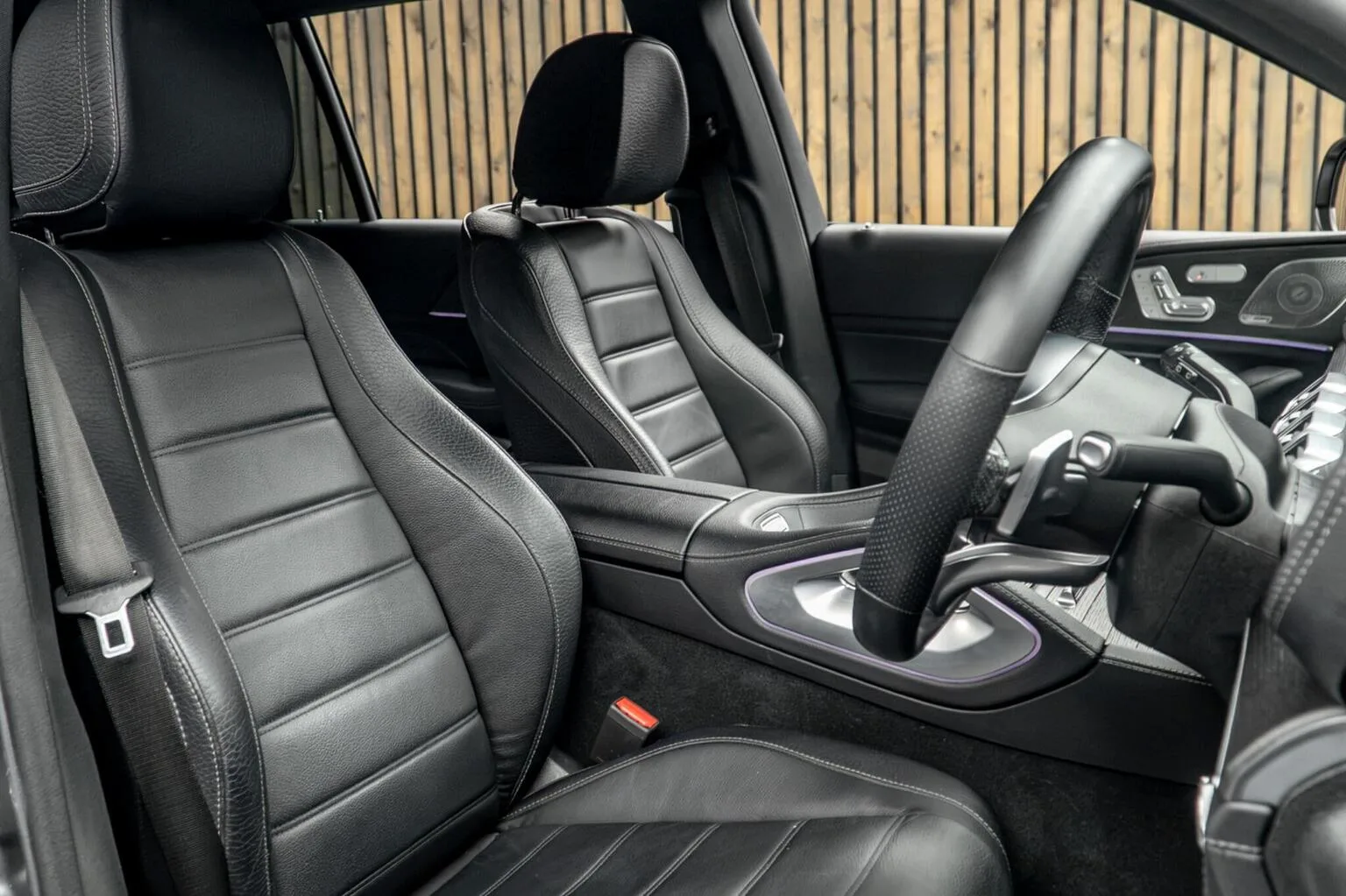 2022 Mercedes-Benz GLS 400 d Night Edition, 2/30