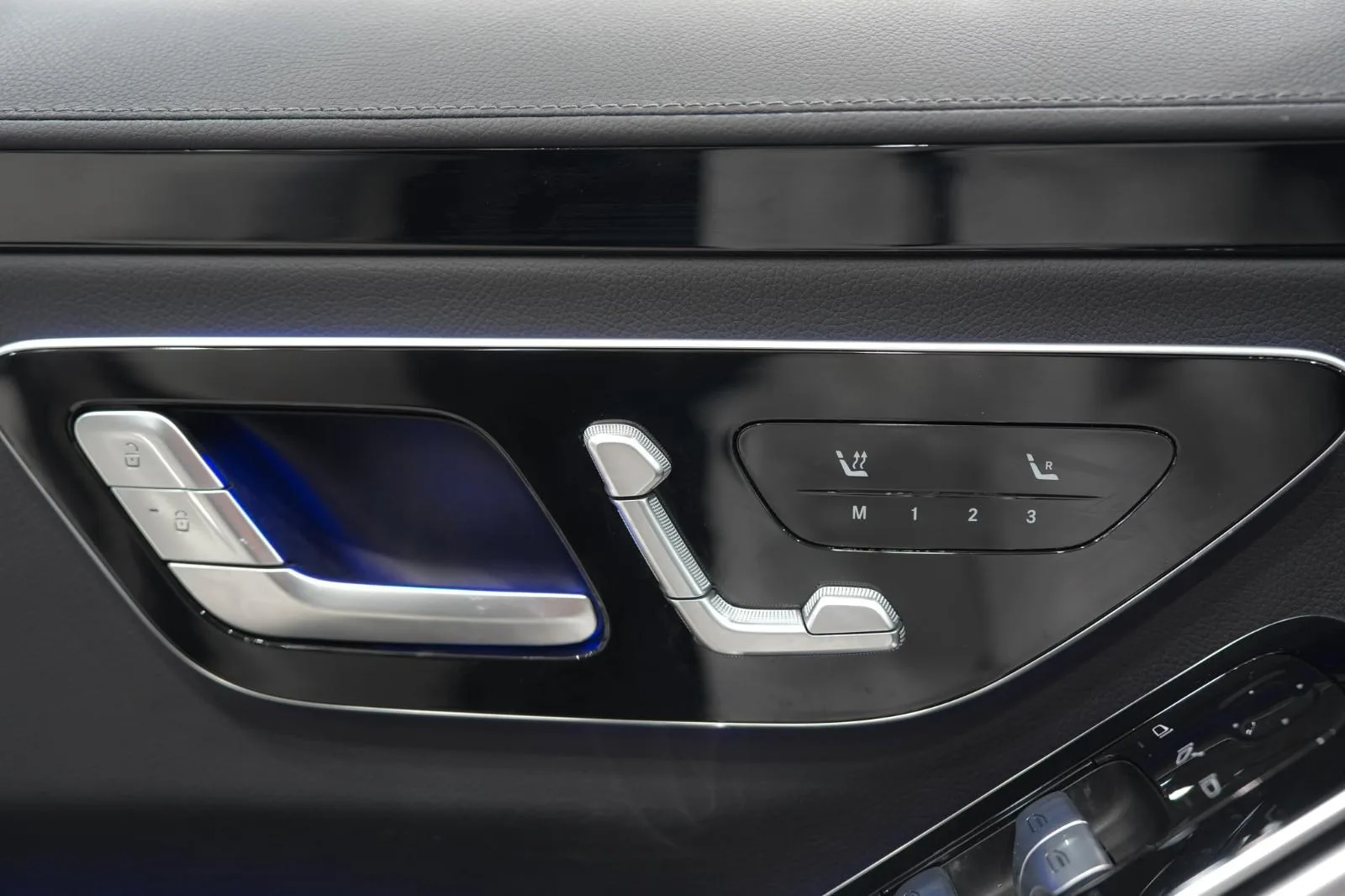 2022 Mercedes-Benz S 400 d 4MATIC, AMG Line, 13/23