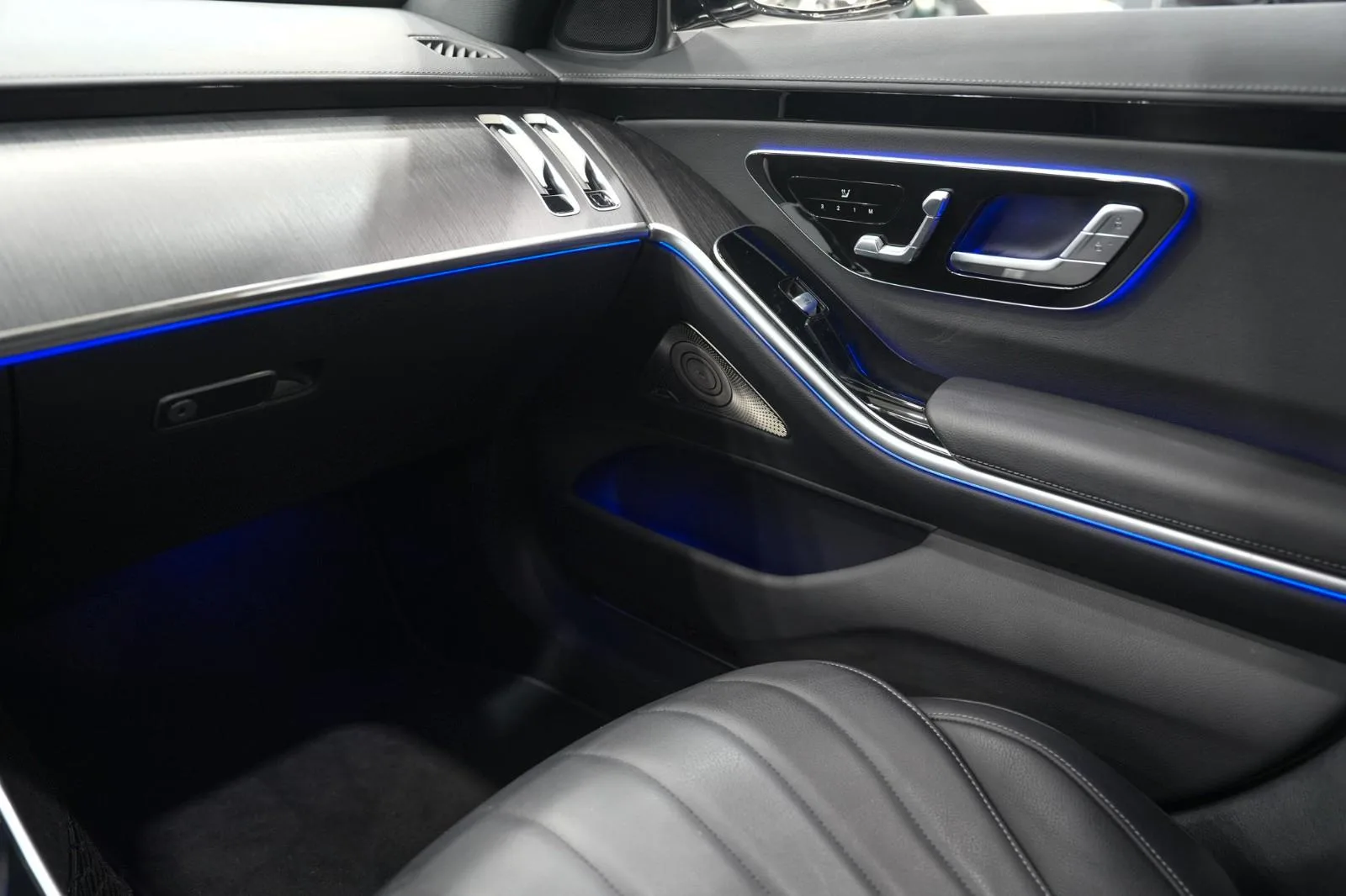 2022 Mercedes-Benz S 400 d 4MATIC, AMG Line, 14/23