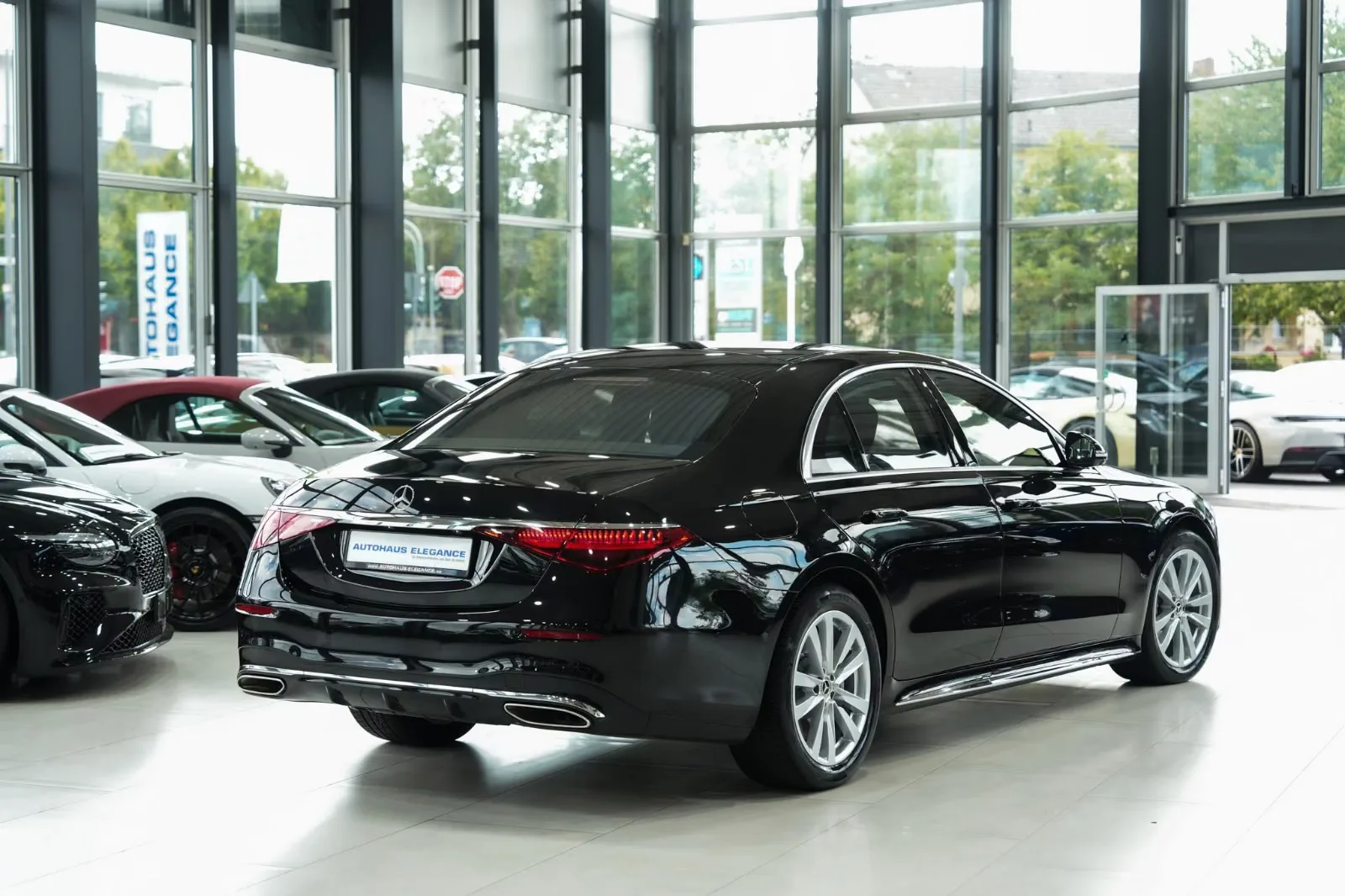 2022 Mercedes-Benz S 500 4MATIC, AMG Line, 2/30