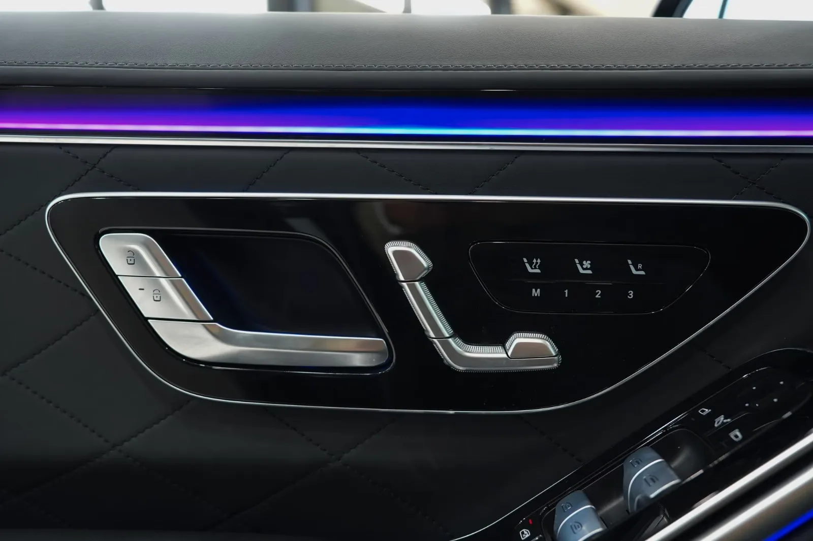 2022 Mercedes-Benz S 500 4MATIC, AMG Line, 15/30
