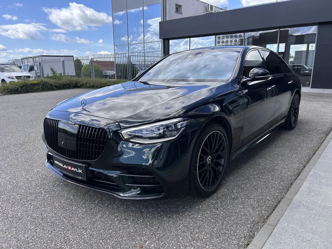 2022 Mercedes-Benz S 580 4MATIC, long proposée par un concessionnaire spécialisé à Písek, Tchéquie, photo 3 sur 40