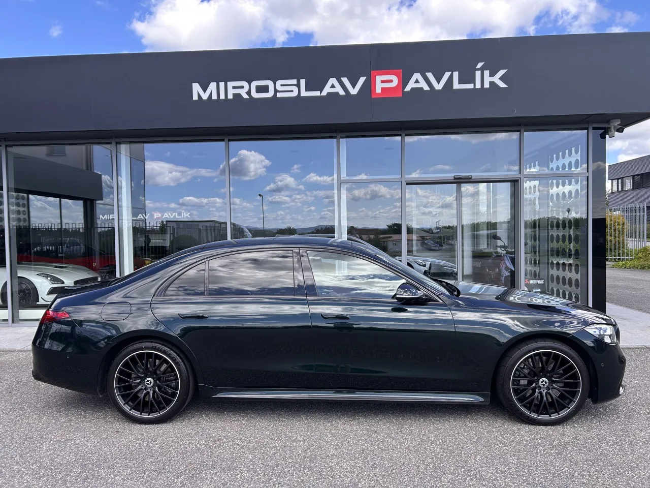 2022 Mercedes-Benz S 580 4MATIC, long proposée par un concessionnaire spécialisé à Písek, Tchéquie, photo 4 sur 40