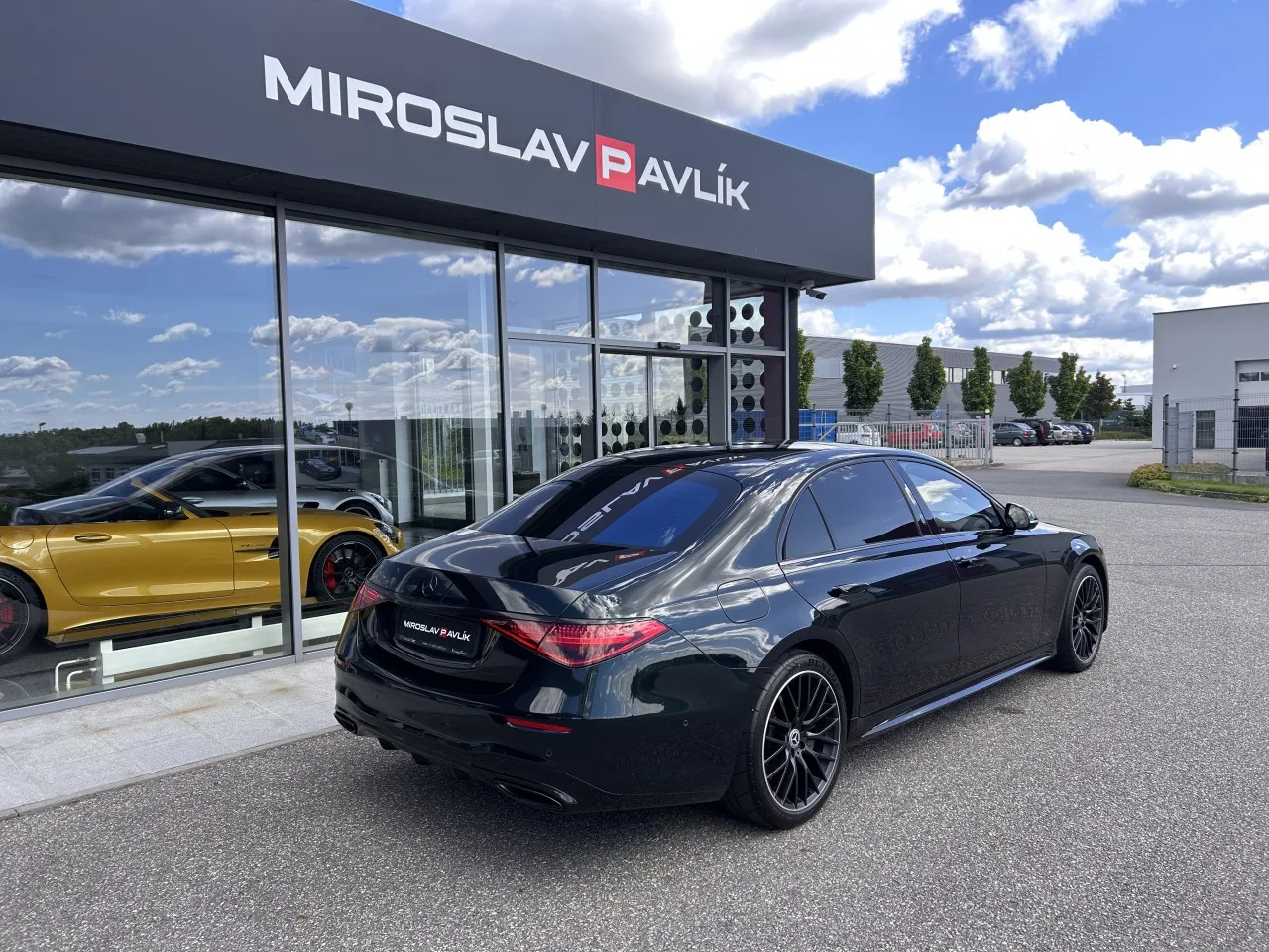 2022 Mercedes-Benz S 580 4MATIC, long proposée par un concessionnaire spécialisé à Písek, Tchéquie, photo 5 sur 40