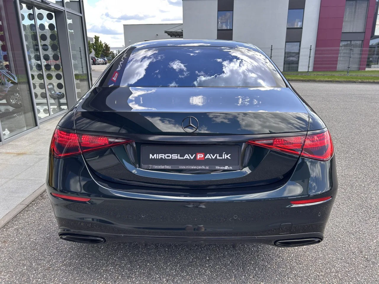 2022 Mercedes-Benz S 580 4MATIC, long proposée par un concessionnaire spécialisé à Písek, Tchéquie, photo 6 sur 40
