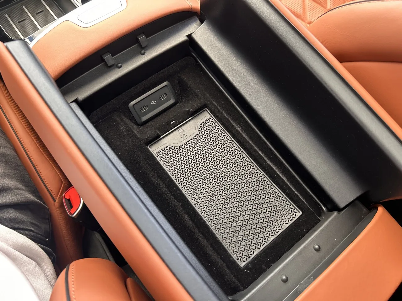 2022 Mercedes-Benz S 580 4MATIC, long proposée par un concessionnaire spécialisé à Písek, Tchéquie, photo 26 sur 40