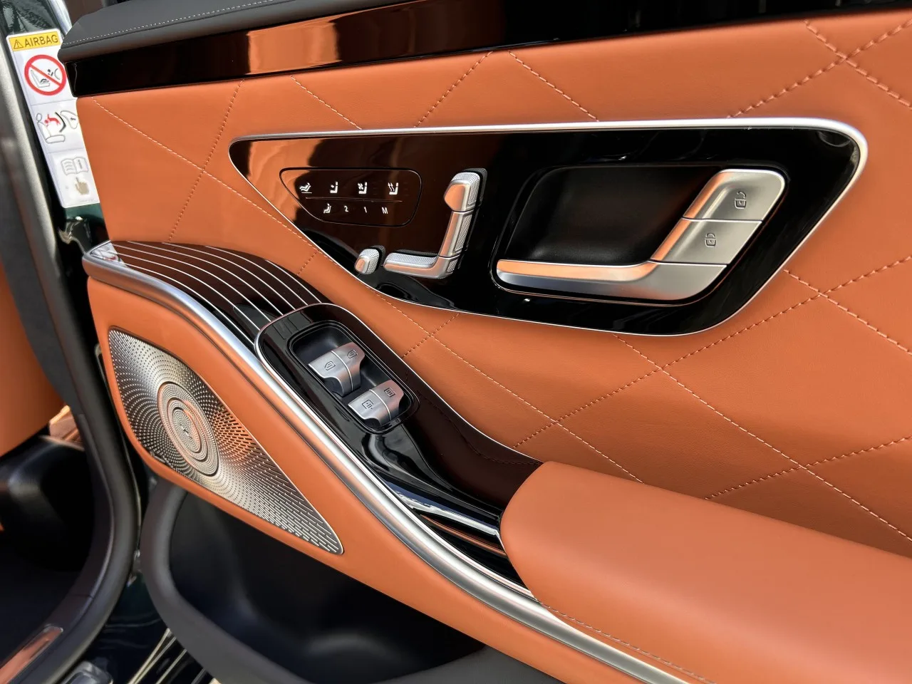2022 Mercedes-Benz S 580 4MATIC, long proposée par un concessionnaire spécialisé à Písek, Tchéquie, photo 31 sur 40