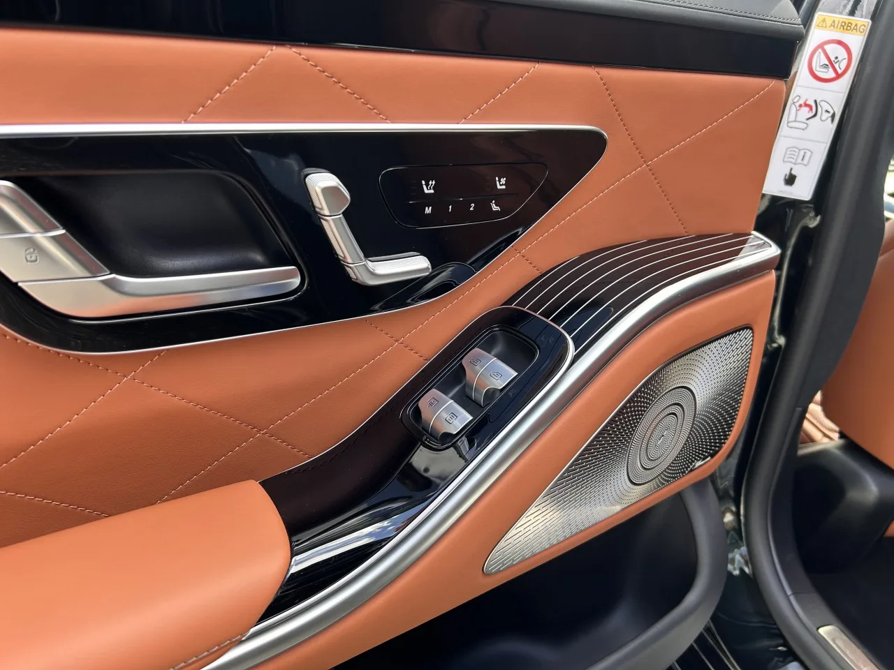 2022 Mercedes-Benz S 580 4MATIC, long proposée par un concessionnaire spécialisé à Písek, Tchéquie, photo 32 sur 40