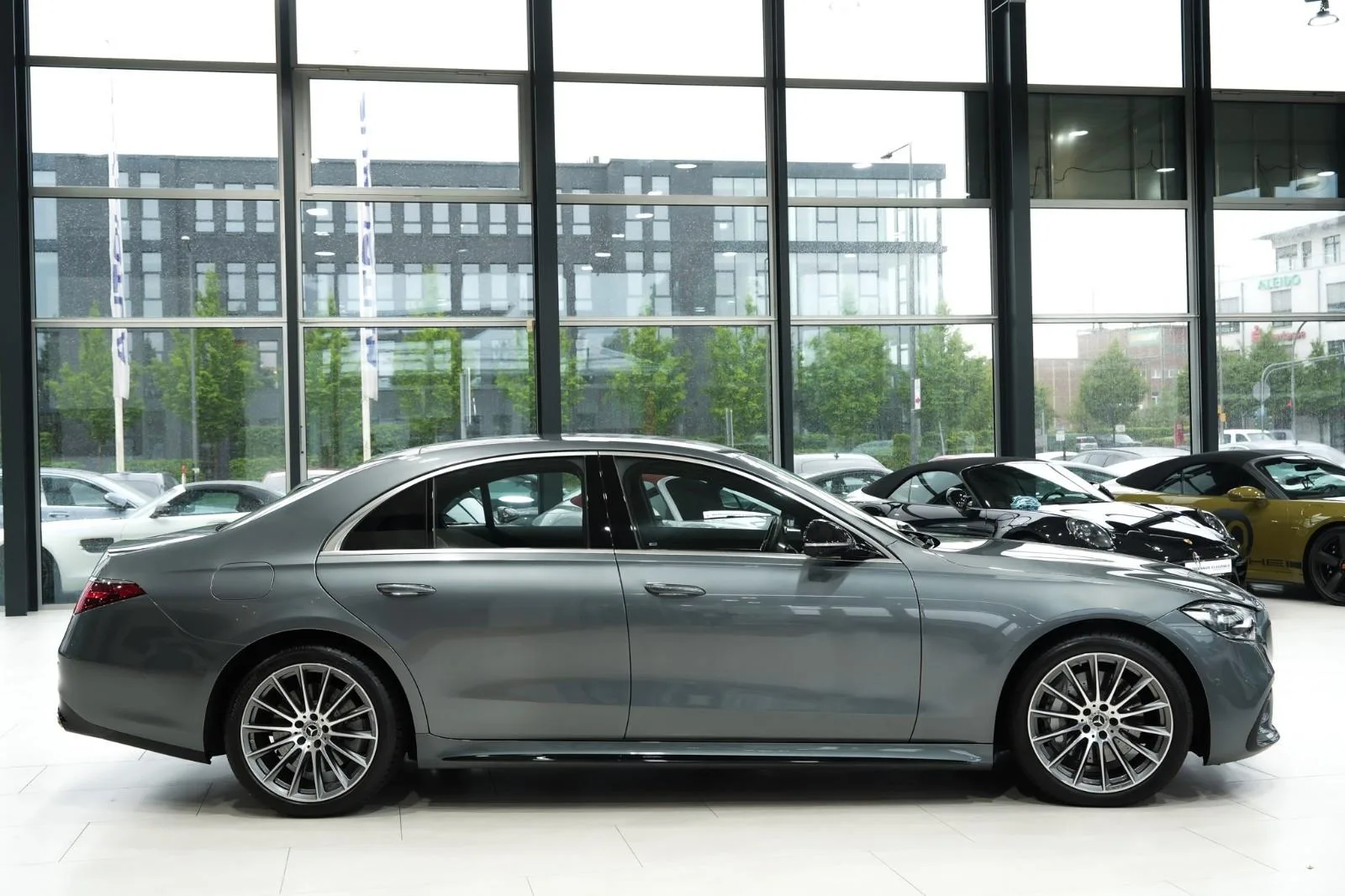 2022 Mercedes-Benz S 580 e 4MATIC, AMG Line, 8/22