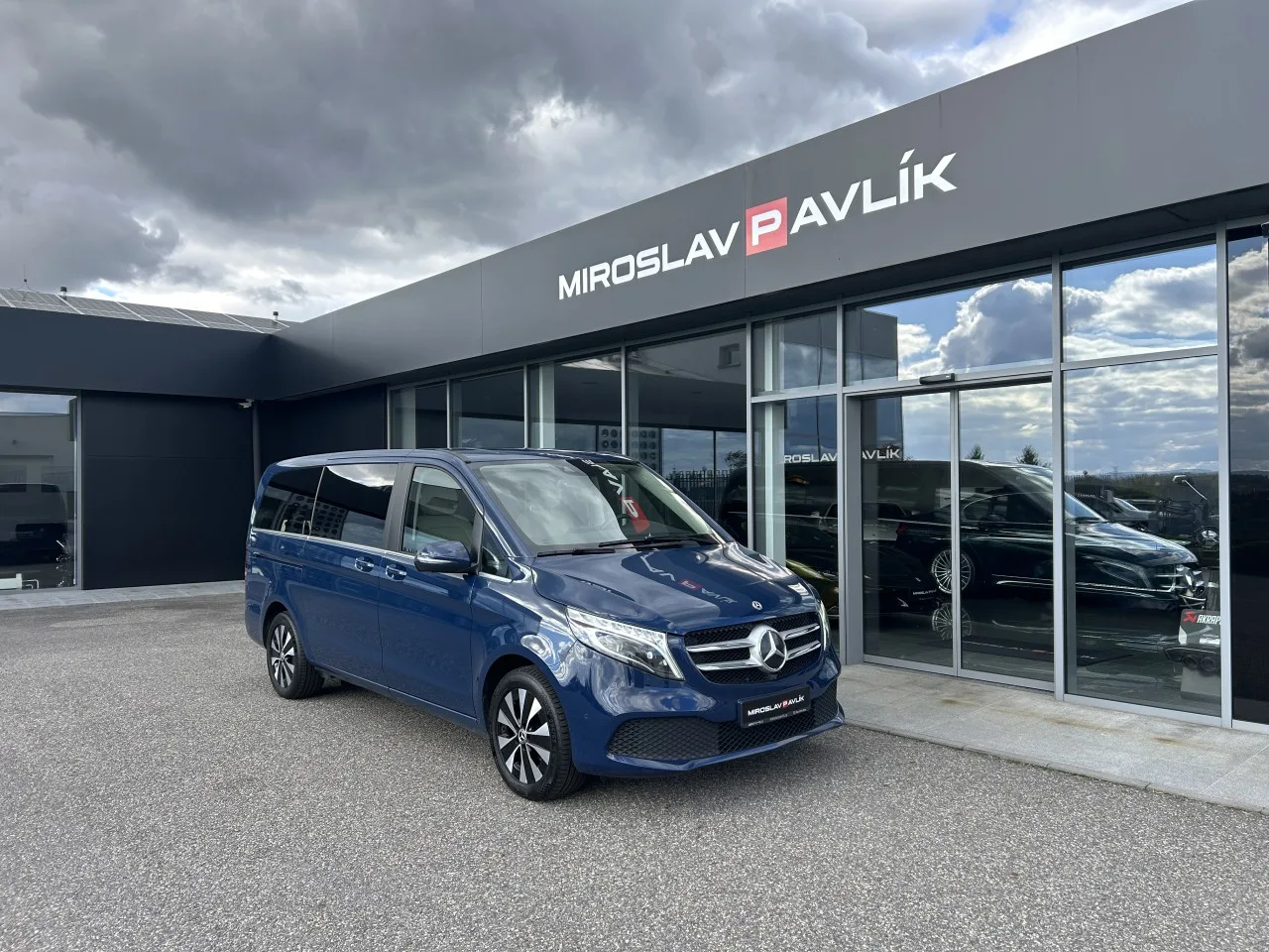 2022 Mercedes-Benz V 220 d angeboten von einem Fachhändler in Písek, Tschechien, Hauptfoto