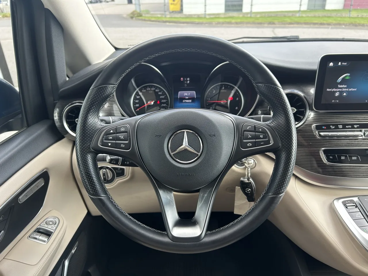 2022 Mercedes-Benz V 220 d, 13/28