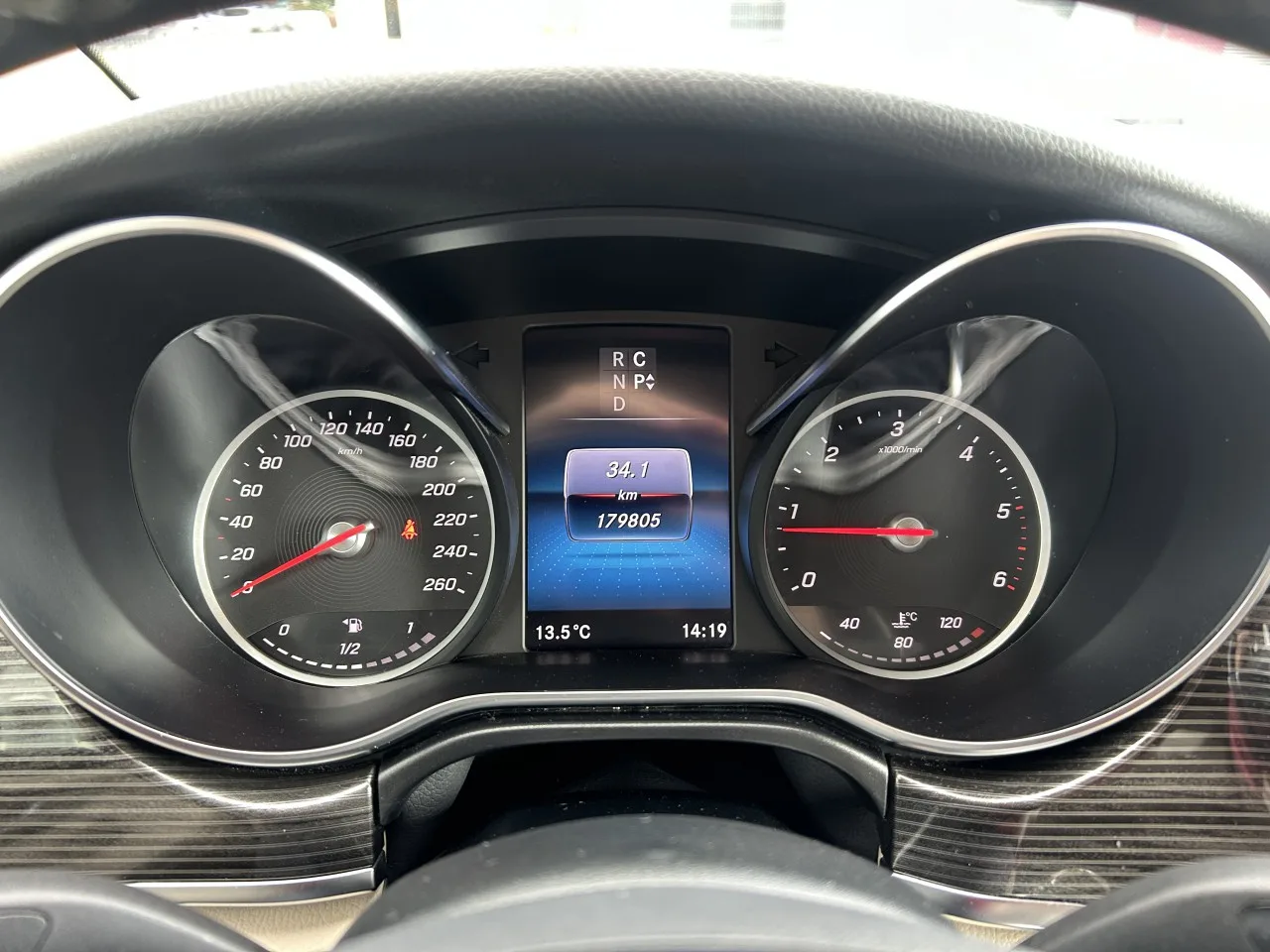 2022 Mercedes-Benz V 220 d, 14/28