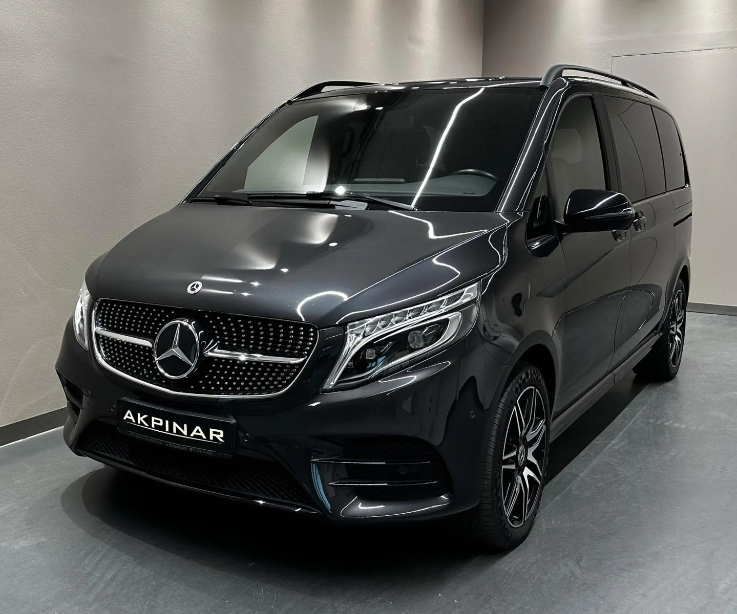 2022 Mercedes-Benz V 300 d 4MATIC, Edition 2021, AMG Line angeboten von einem Fachhändler in Holzgerlingen, Deutschland, Hauptfoto