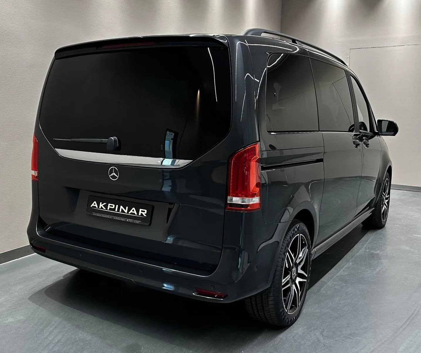 2022 Mercedes-Benz V 300 d 4MATIC, Edition 2021, AMG Line, 6/30