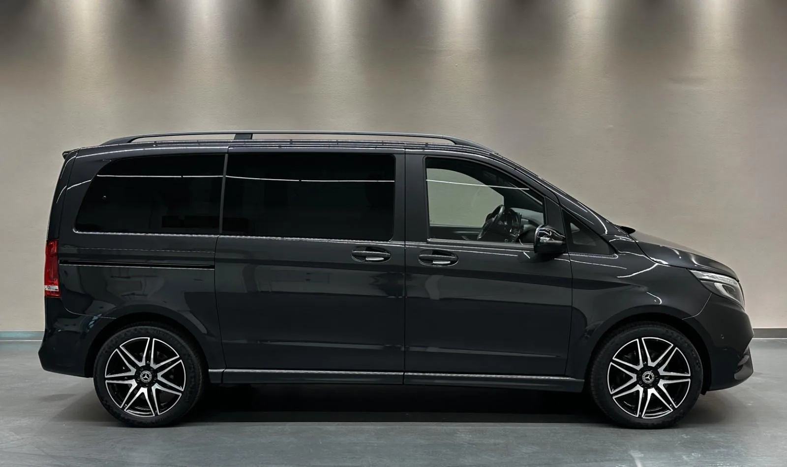 2022 Mercedes-Benz V 300 d 4MATIC, Edition 2021, AMG Line, 7/30
