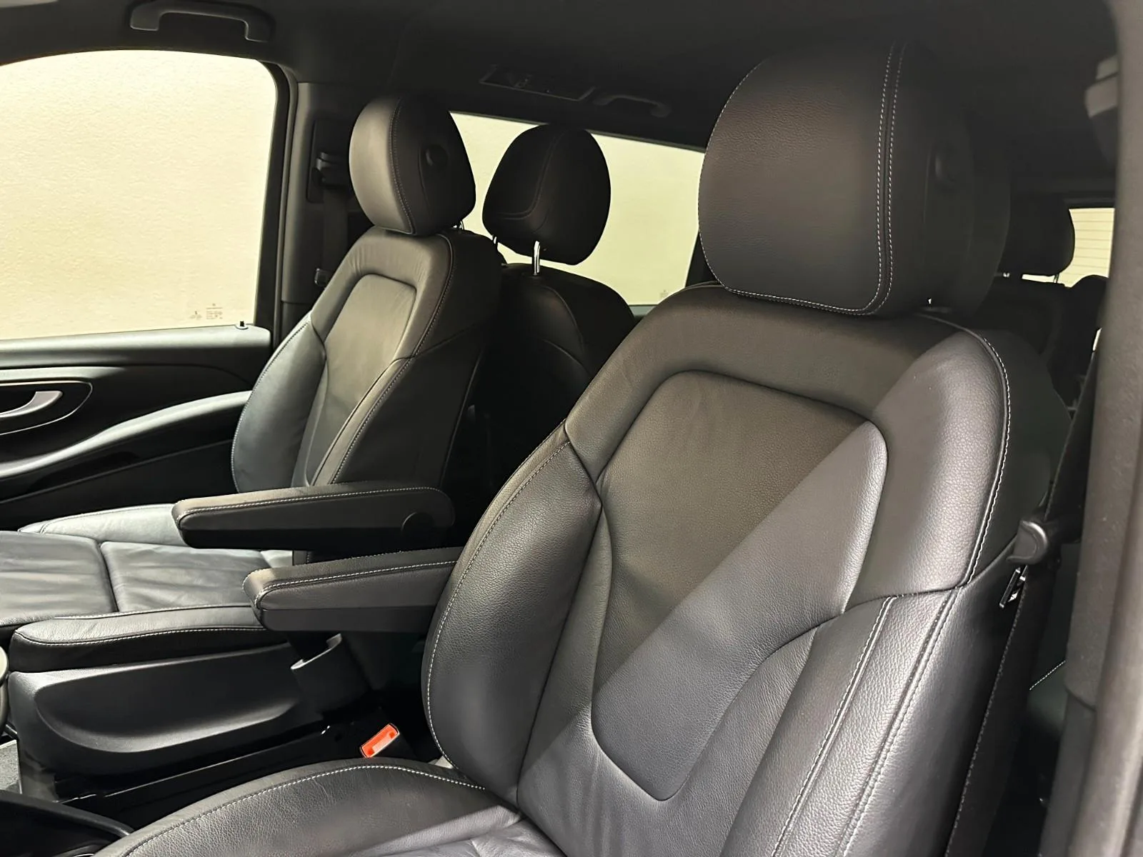 2022 Mercedes-Benz V 300 d 4MATIC, Edition 2021, AMG Line, 10/30