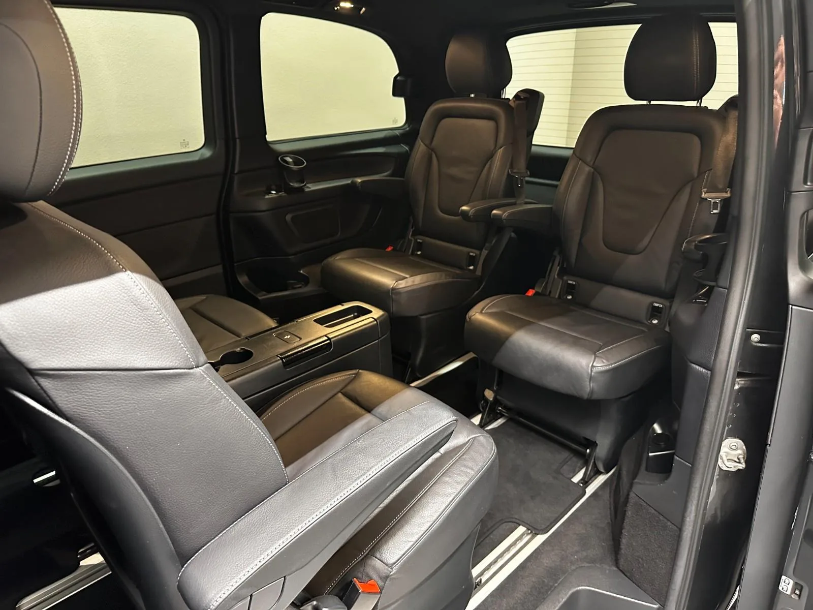 2022 Mercedes-Benz V 300 d 4MATIC, Edition 2021, AMG Line, 13/30
