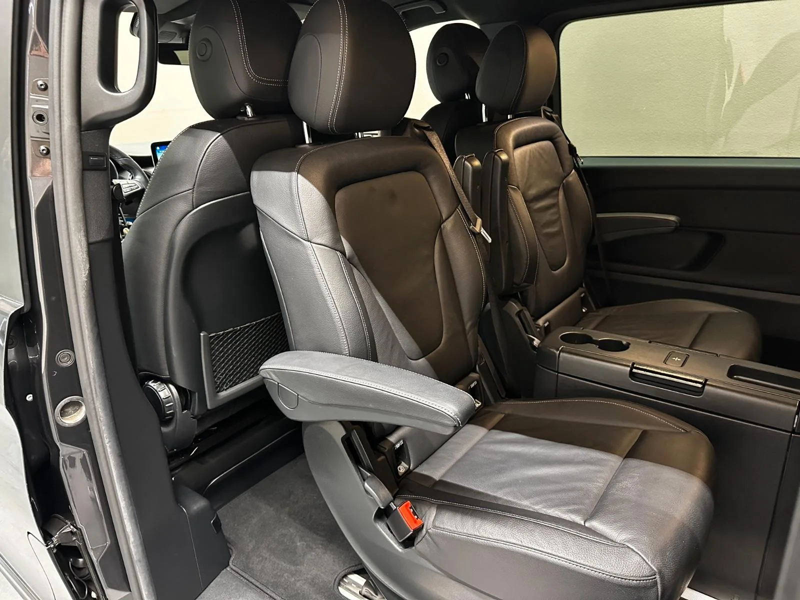 2022 Mercedes-Benz V 300 d 4MATIC, Edition 2021, AMG Line, 15/30