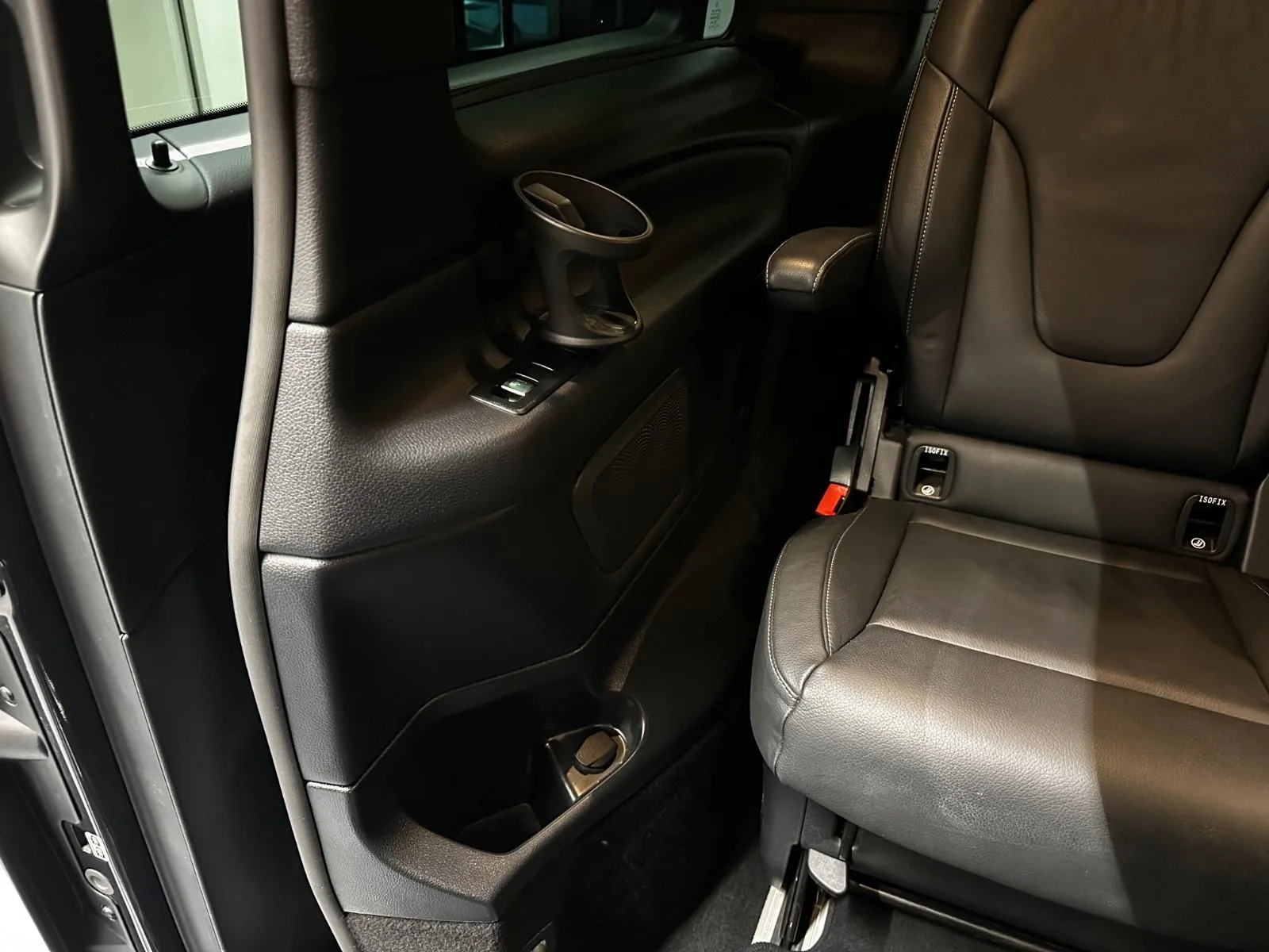 2022 Mercedes-Benz V 300 d 4MATIC, Edition 2021, AMG Line, 23/30
