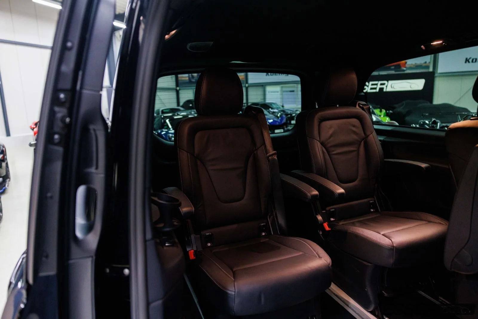 2022 Mercedes-Benz V 300 d, 17/30