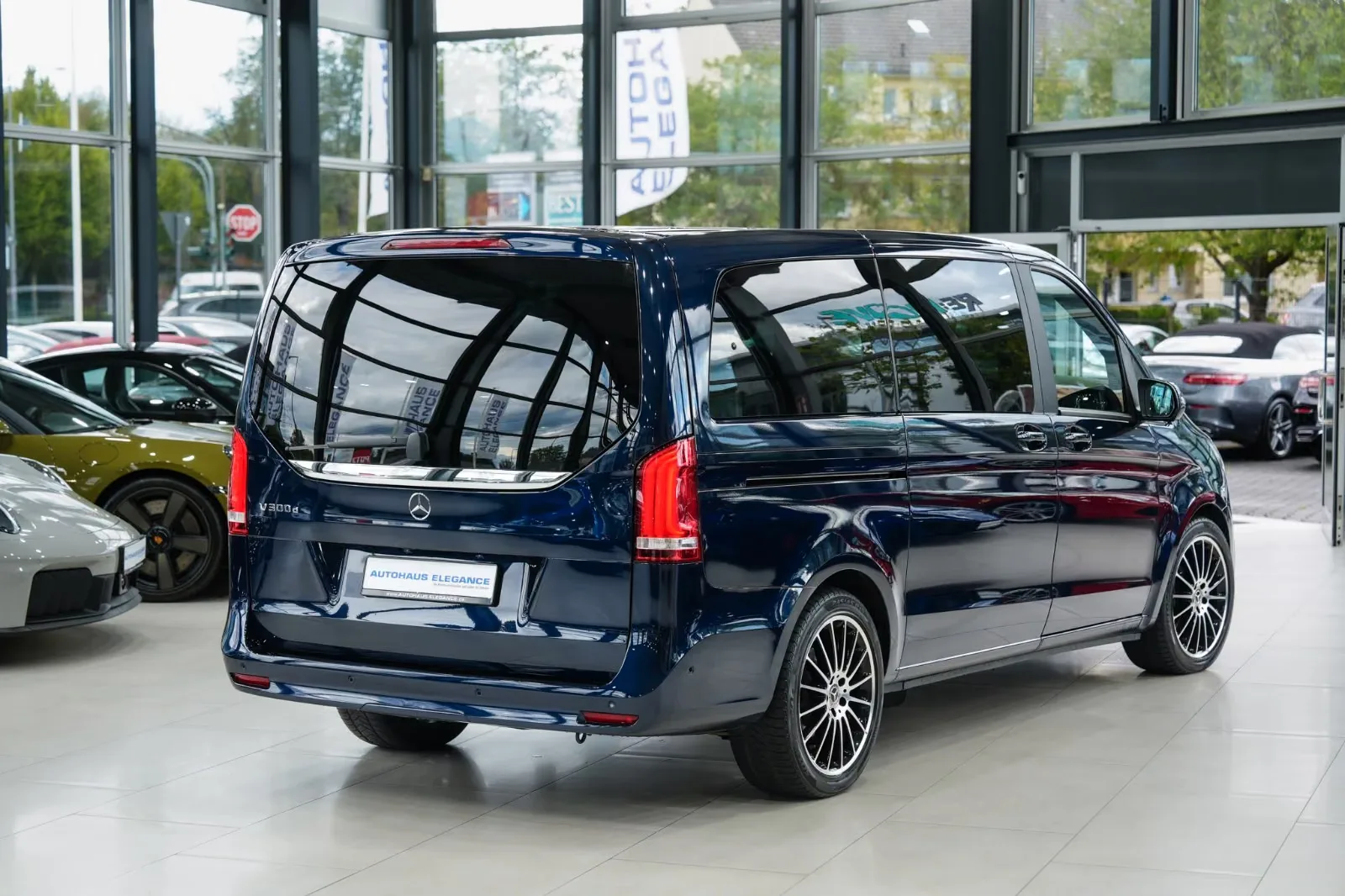 2022 Mercedes-Benz V 300 d Edition, Long, 2/30