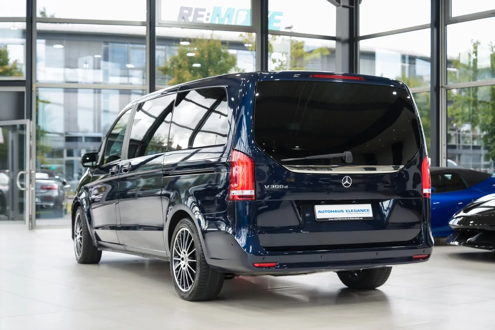 2022 Mercedes-Benz V 300 d Edition, Long, 3/30