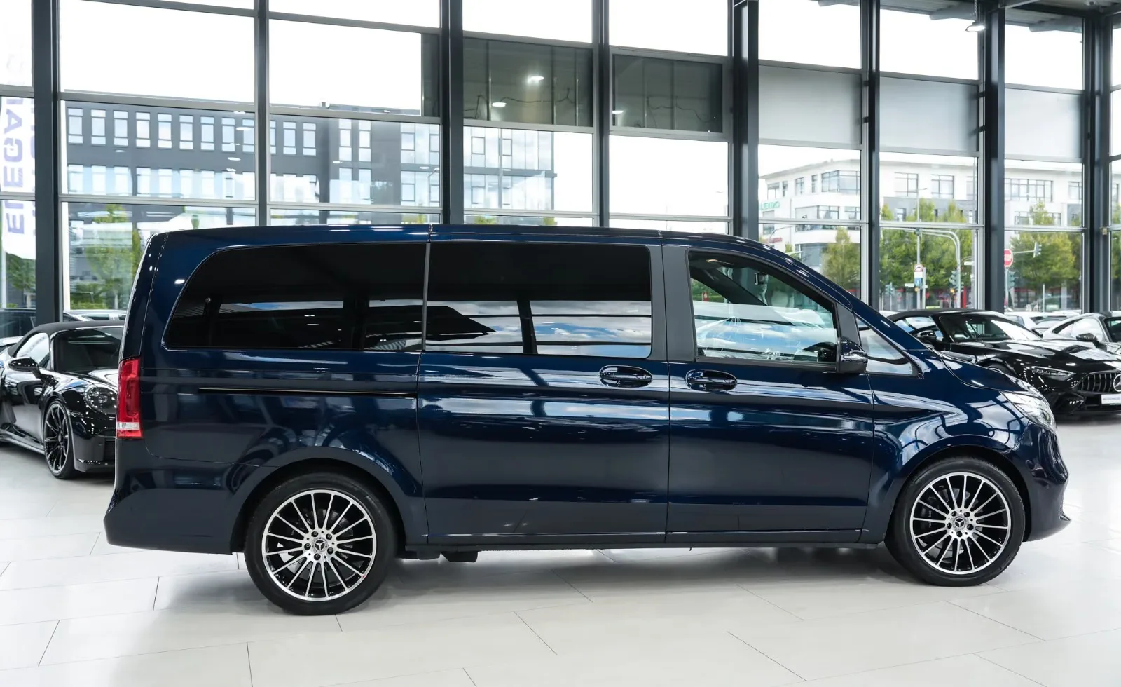2022 Mercedes-Benz V 300 d Edition, Long, 8/30