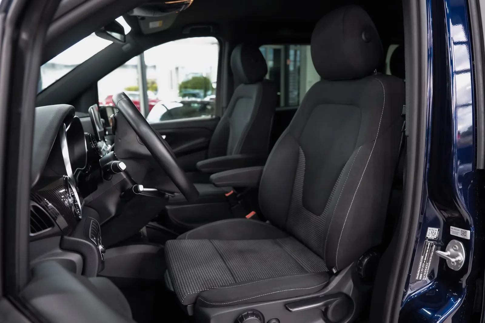 2022 Mercedes-Benz V 300 d Edition, Long, 14/30