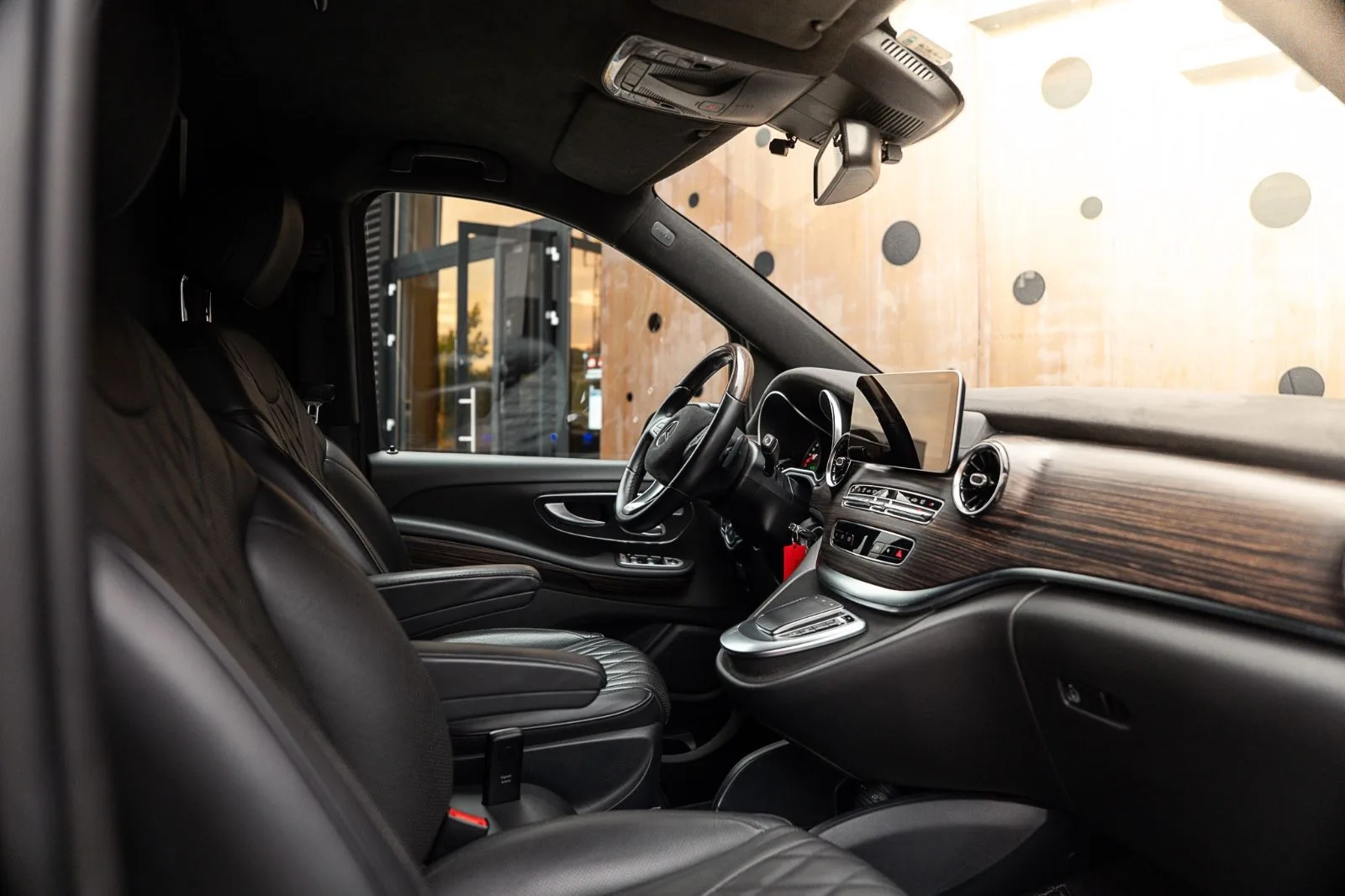 2022 Mercedes-Benz V 300 d Rovelver VIP, 2/30