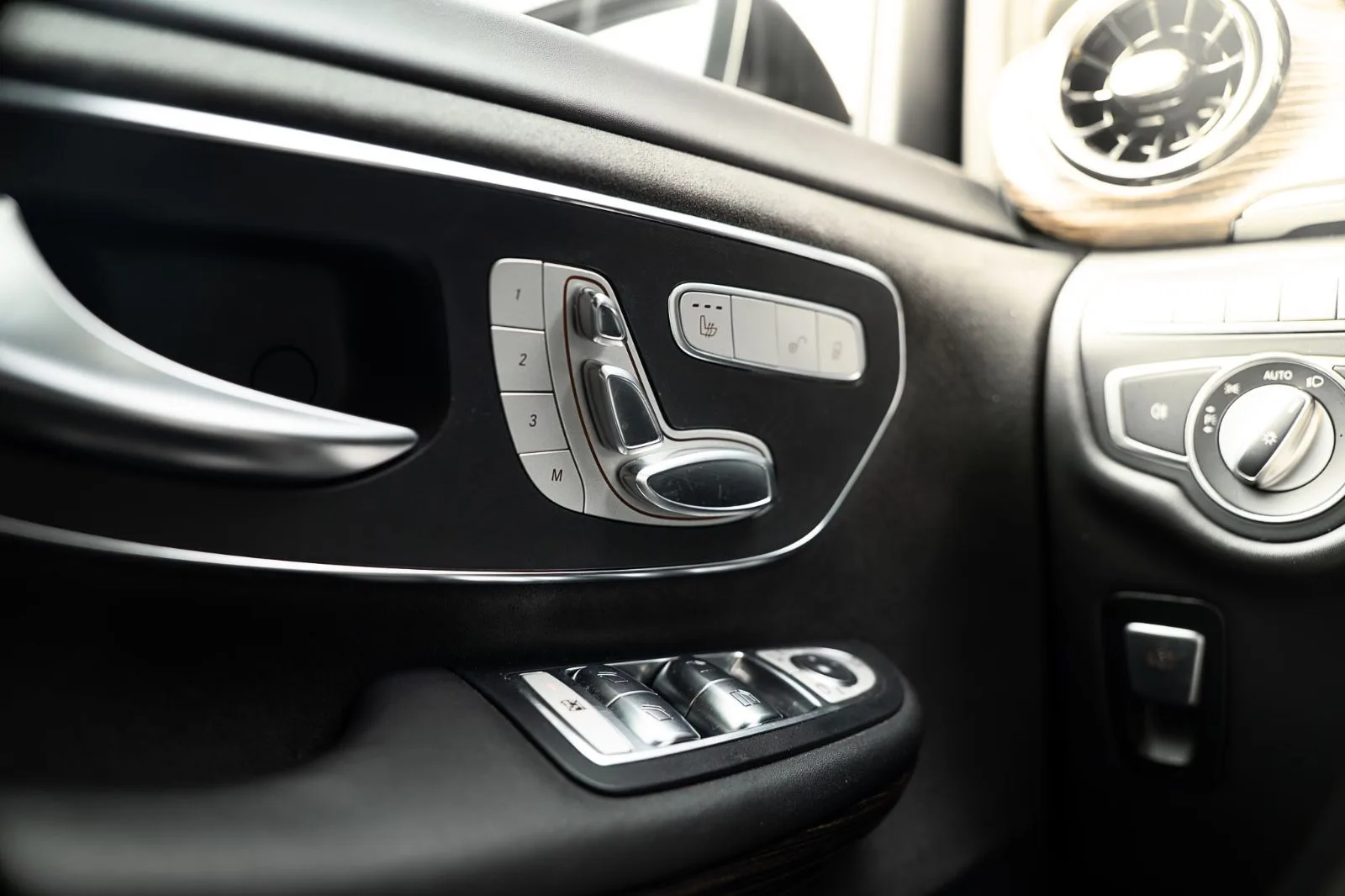 2022 Mercedes-Benz V 300 d Rovelver VIP, 14/30