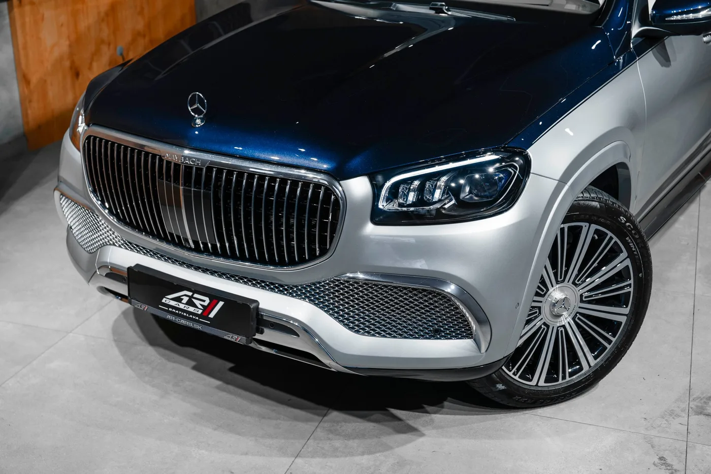 2022 Mercedes-Maybach GLS 600 4MATIC offered by a specialist dealer in Bratislava, Slovakia, photo 4 of 15