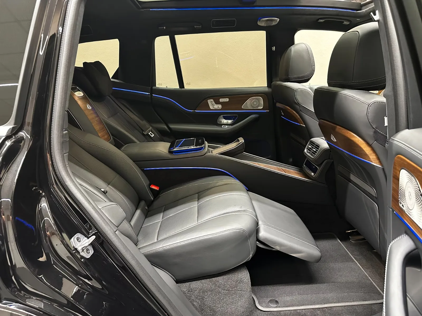 2022 Mercedes-Maybach GLS 600, 25/30