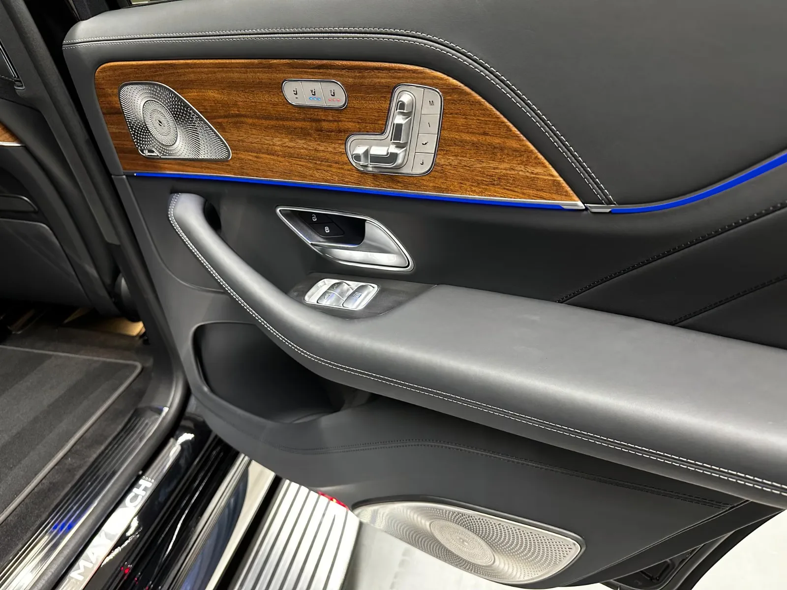 2022 Mercedes-Maybach GLS 600, 26/30