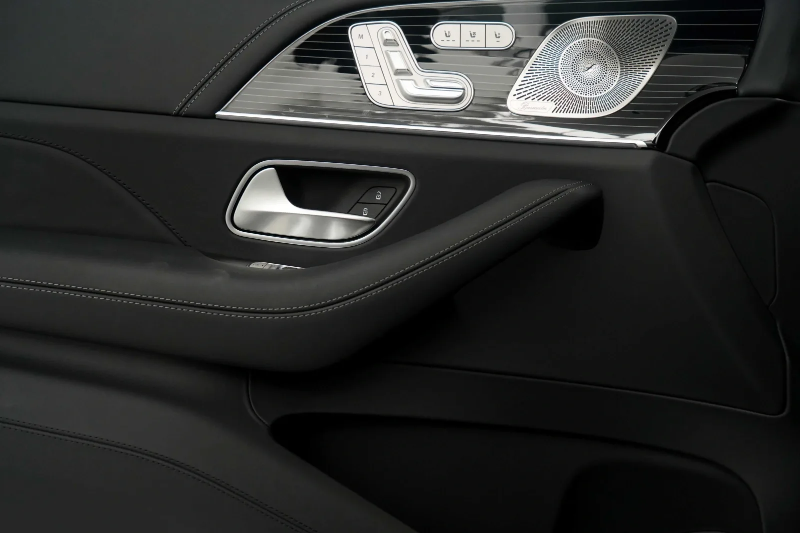 2022 Mercedes-Maybach GLS 600 Brabus 800, 19/20