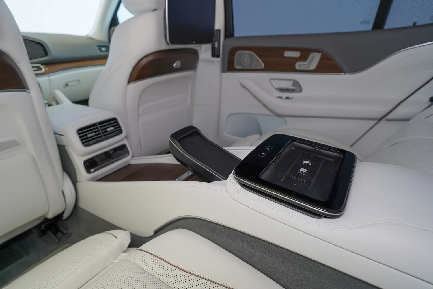 2022 Mercedes-Maybach GLS 600, 13/19