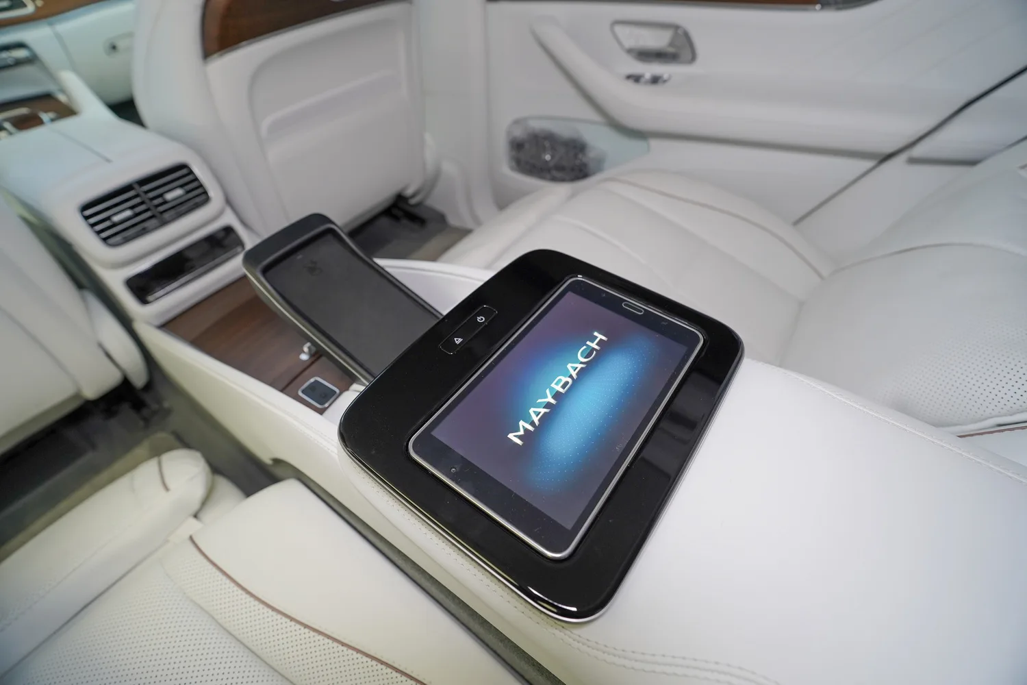2022 Mercedes-Maybach GLS 600, 16/19