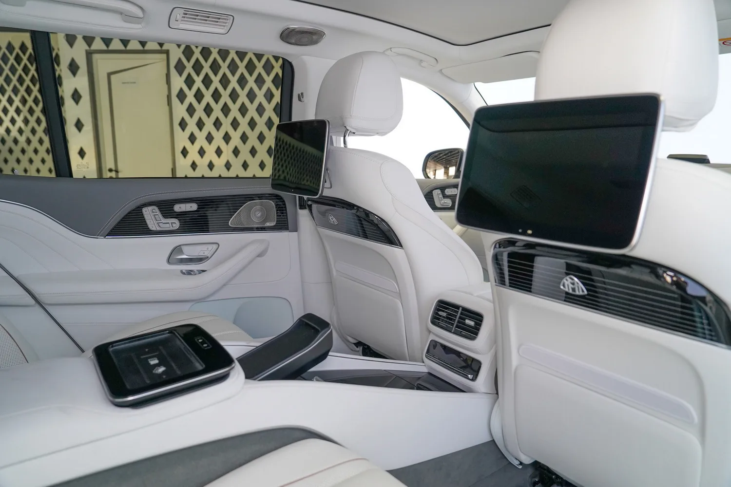 2022 Mercedes-Maybach GLS 600, 10/19