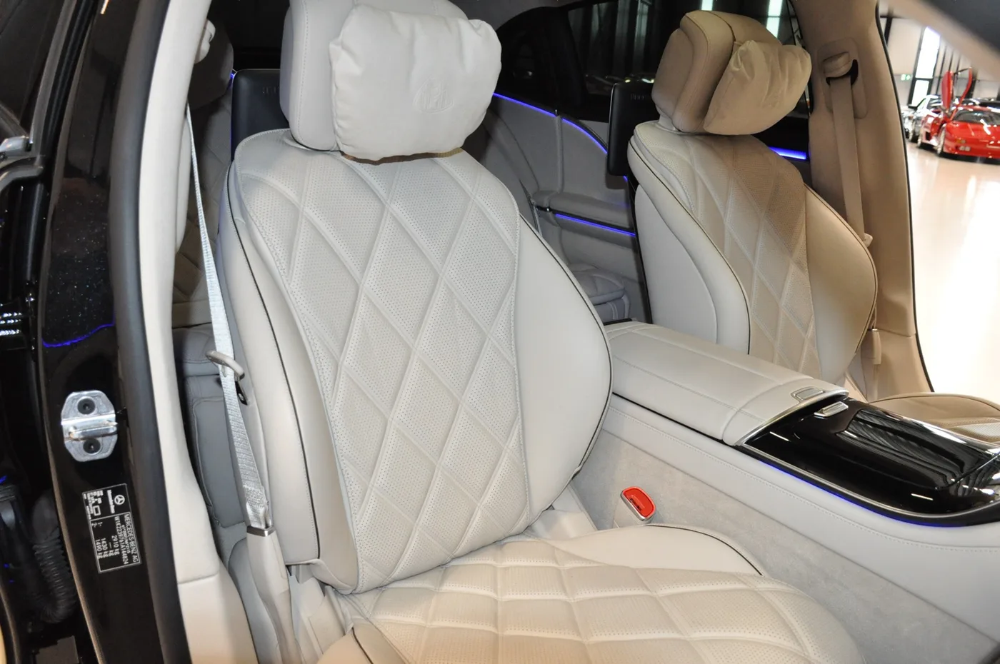 2022 Mercedes-Maybach S 580 offered by a collector car dealer in Alkmaar, Netherlands, photo 8 of 15