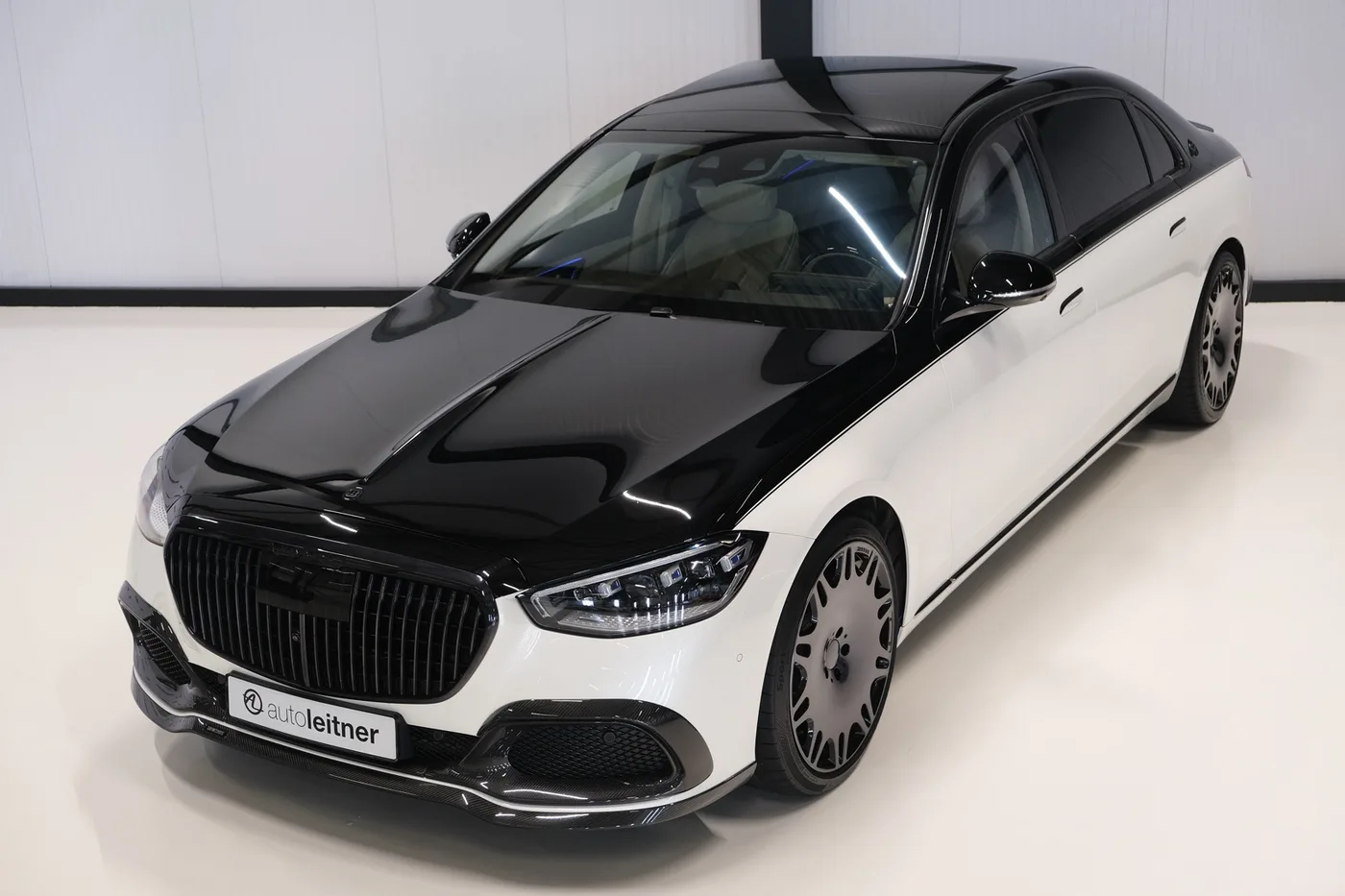2022 Mercedes-Maybach S 580 offered by a collector car dealer in Alkmaar, Netherlands, photo 13 of 15