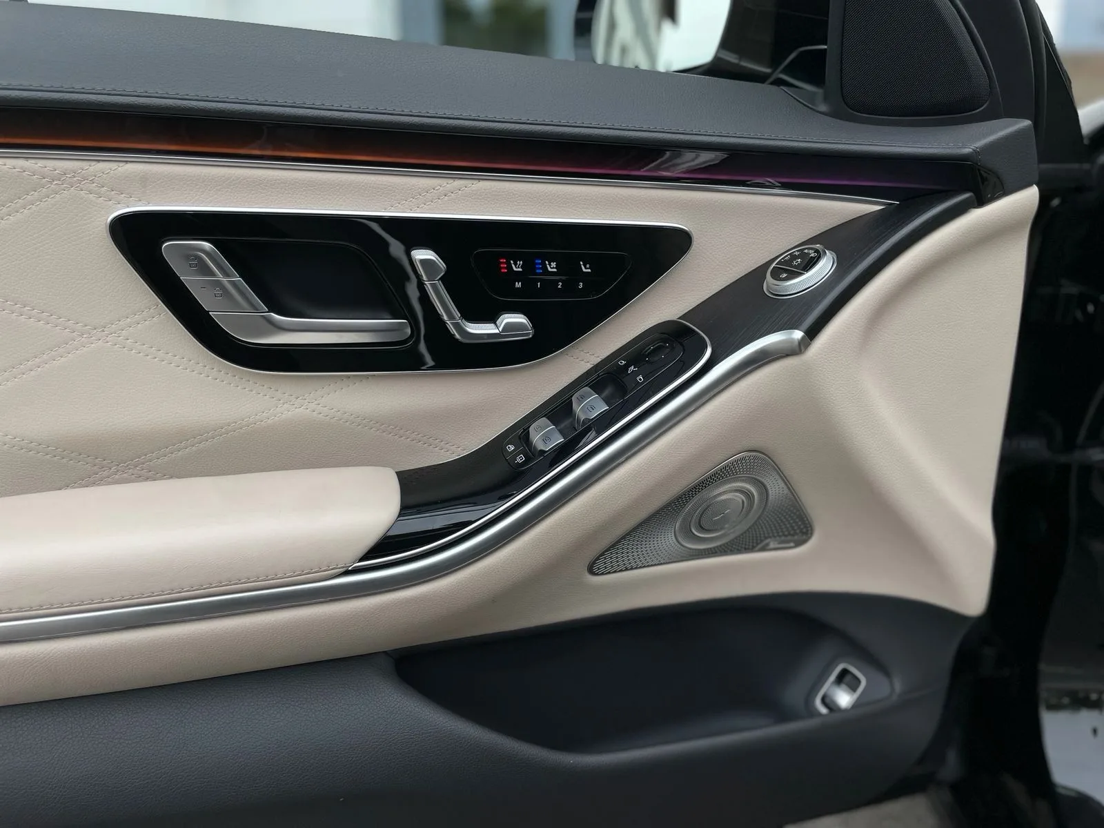2022 Mercedes-Maybach S 580, 17/24
