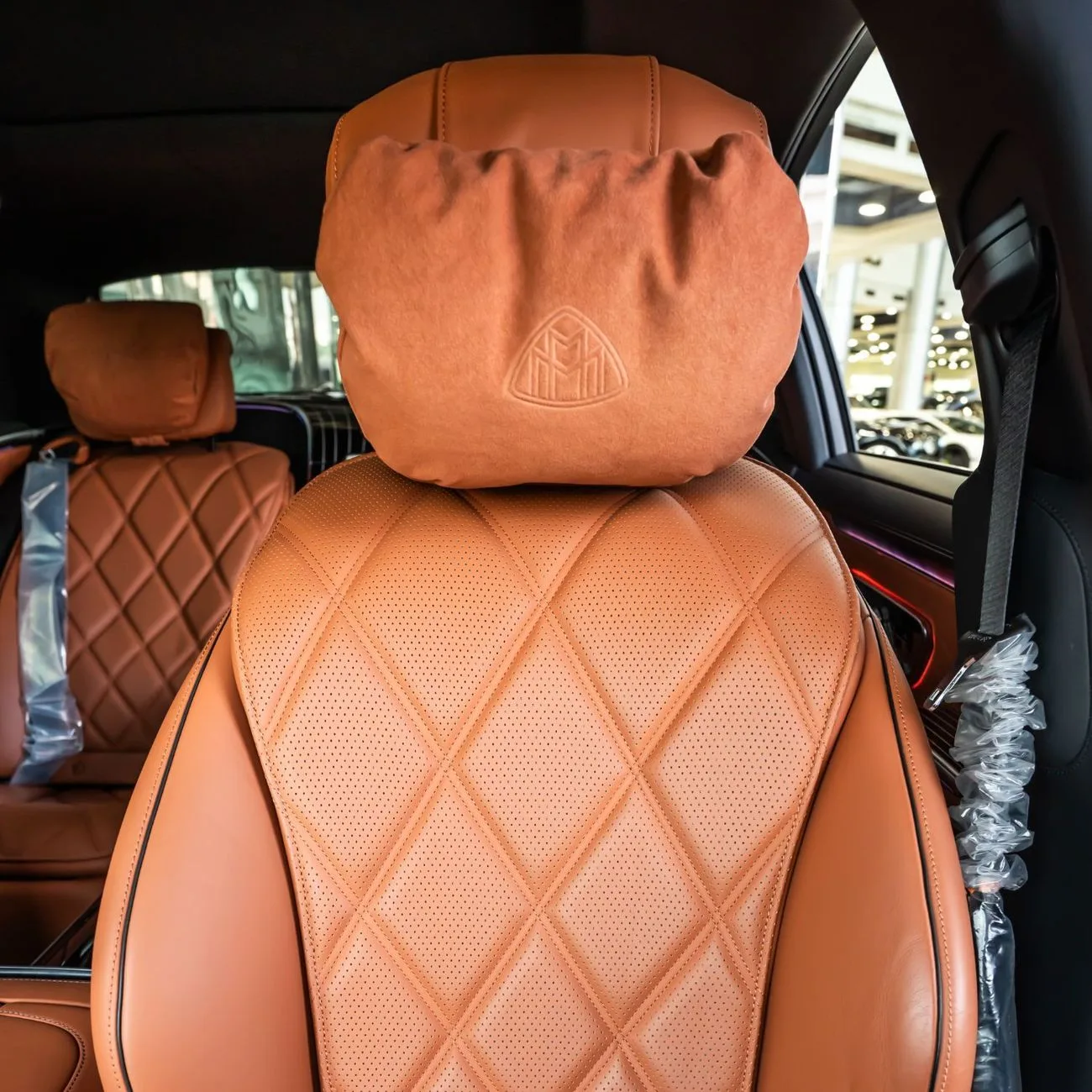 2022 Mercedes-Maybach S 680 offered by a specialist dealer in Dubai, United Arab Emirates, photo 9 of 20