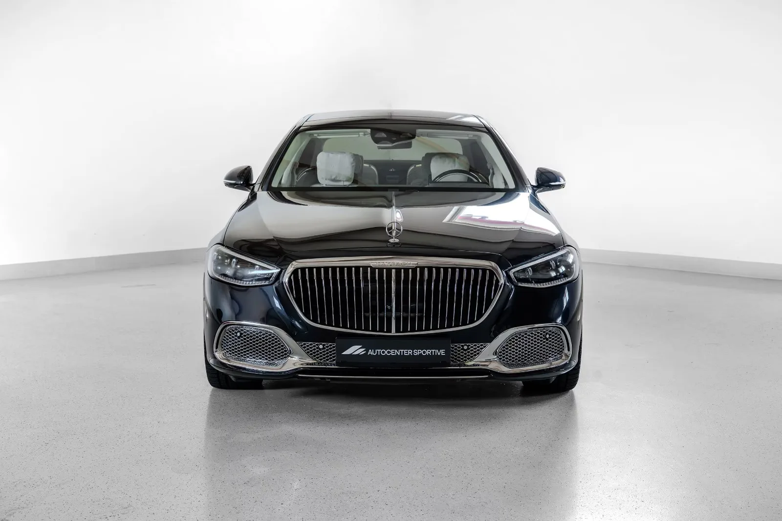 2022 Mercedes-Maybach S 680, 2/30