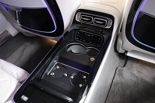 2022 Mercedes-Maybach S 680 Edition 100, 28/30